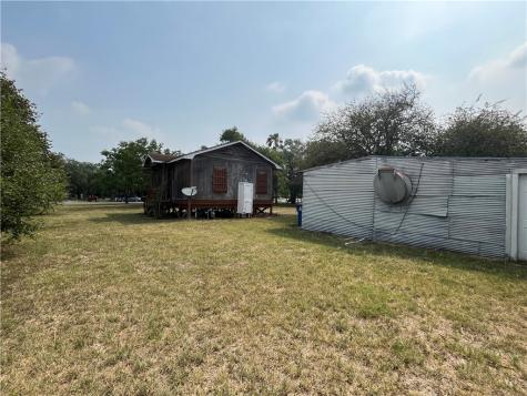 613 W Market Street Sinton TX 78387