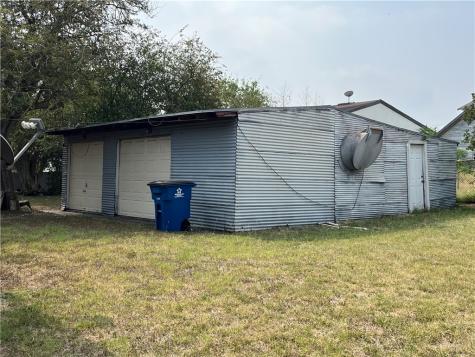 613 W Market Street Sinton TX 78387