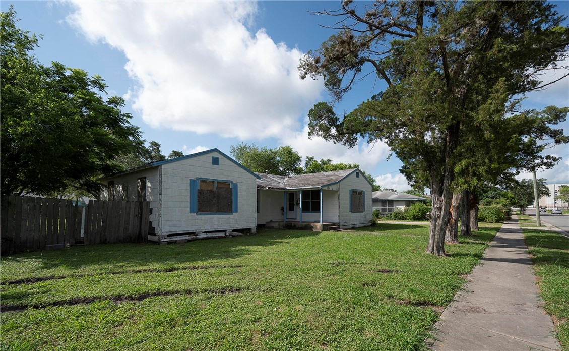 4942 Cosner Drive Corpus Christi TX 78415
