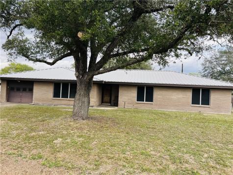 1105 Johnson Street Woodsboro TX 78393