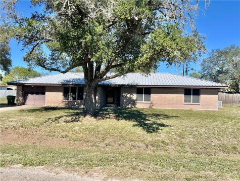1105 Johnson Street Woodsboro TX 78393