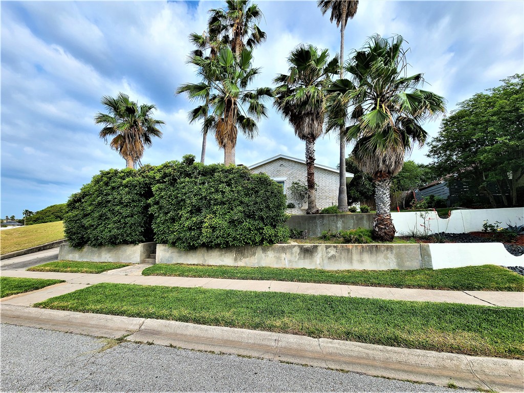 859 Cliff Drive Portland TX 78374