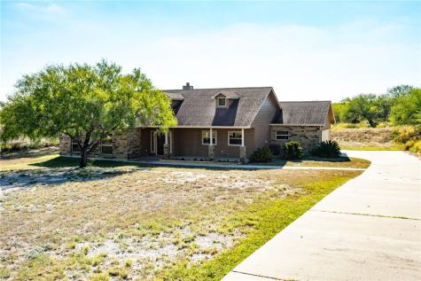 407 House Avenue Sandia TX 78383