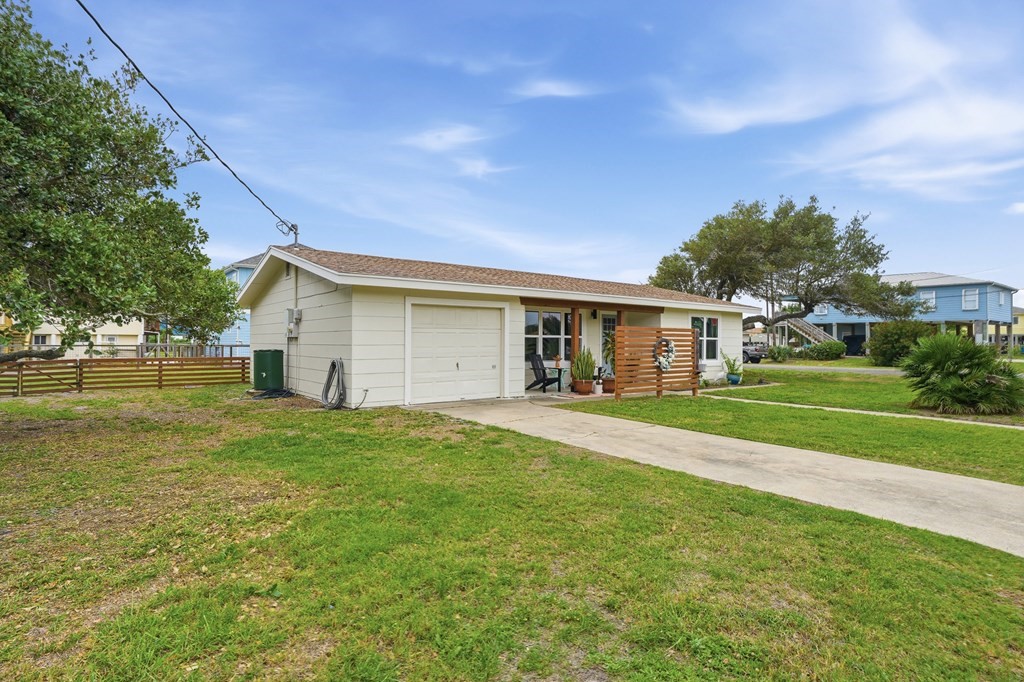 1228 S Church Street Rockport TX 78382