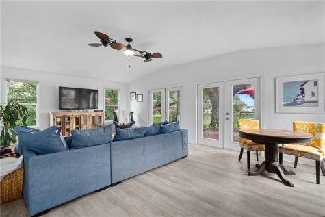 1712 Sorenson Drive Rockport TX 78382