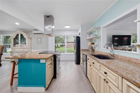 1712 Sorenson Drive Rockport TX 78382