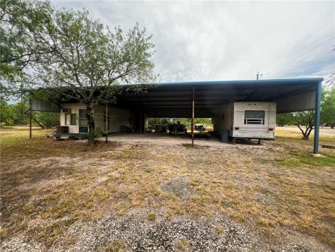 156 Naylor Road Calliham TX 78007