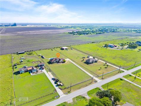 7064 County Road 2004 Portland TX 78374