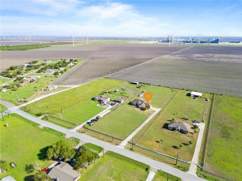 7064 County Road 2004 Portland TX 78374