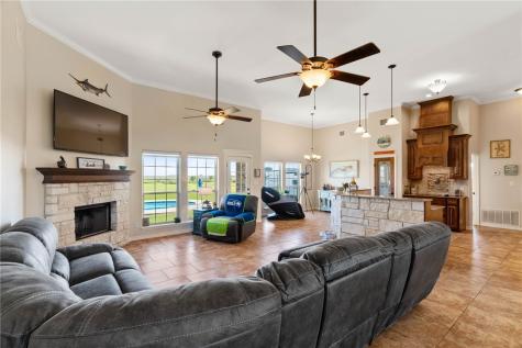 7064 County Road 2004 Portland TX 78374