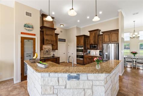 7064 County Road 2004 Portland TX 78374