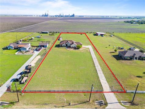 7064 County Road 2004 Portland TX 78374