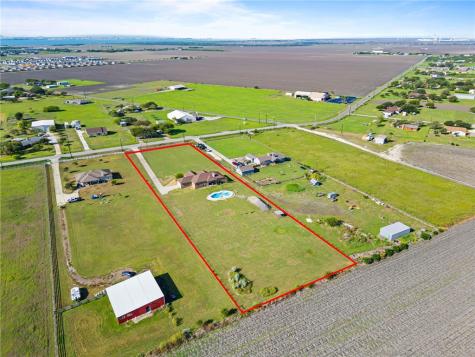 7064 County Road 2004 Portland TX 78374