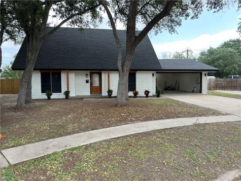 704 Lyndale Street Kingsville TX 78363