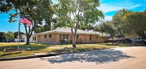 1612 Austin Street Portland TX 78374