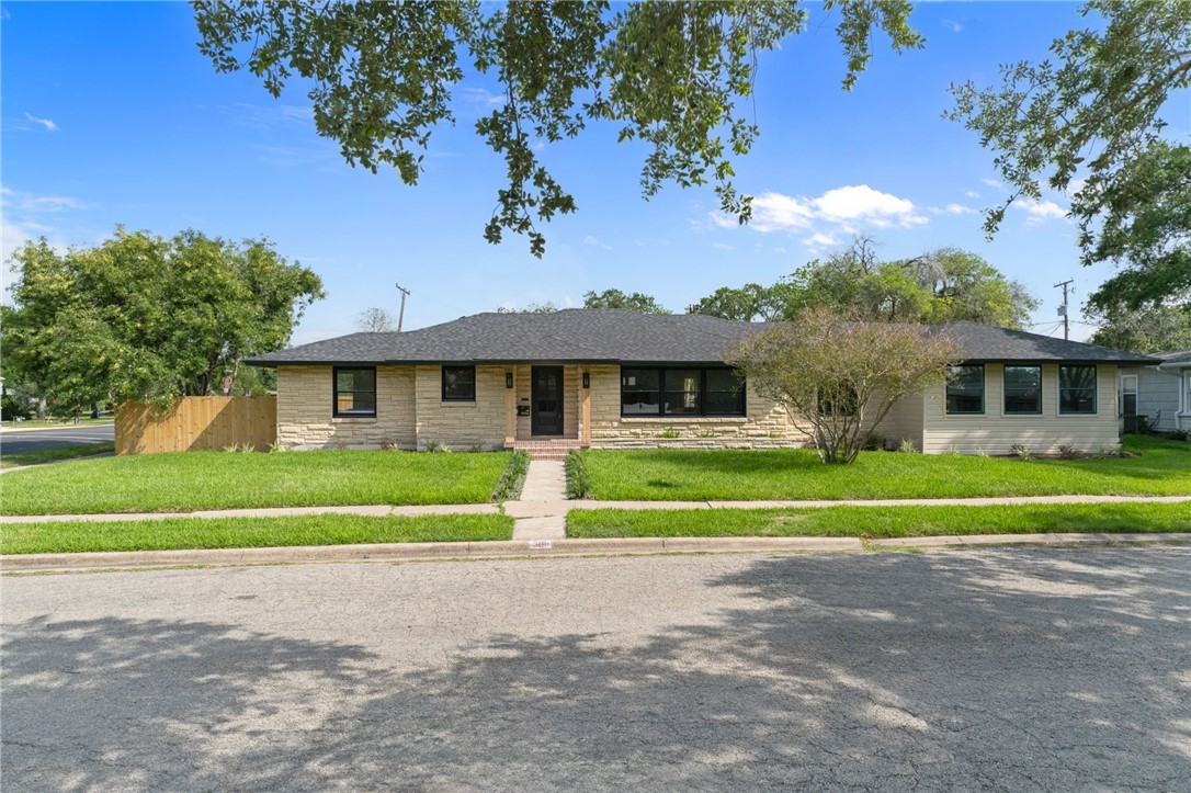 301 Pasadena Place Corpus Christi TX 78411