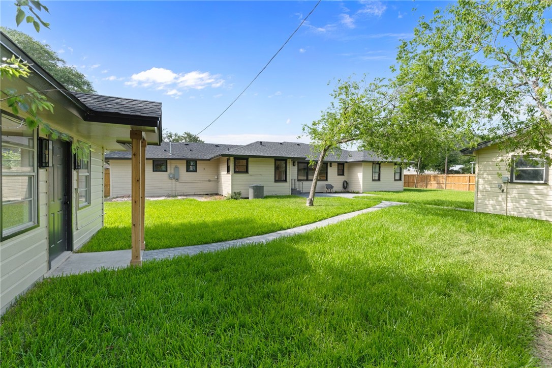 301 Pasadena Place Corpus Christi TX 78411