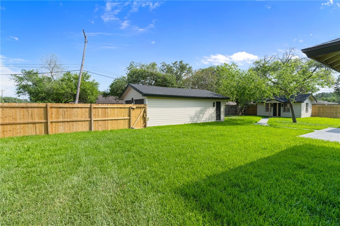 301 Pasadena Place Corpus Christi TX 78411