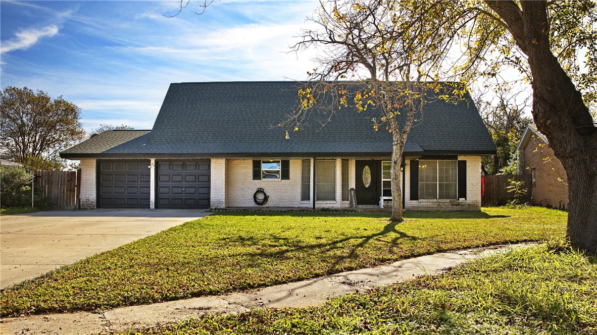 204 Wilshire Creek Portland TX 78374