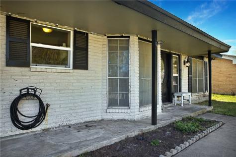 204 Wilshire Creek Portland TX 78374
