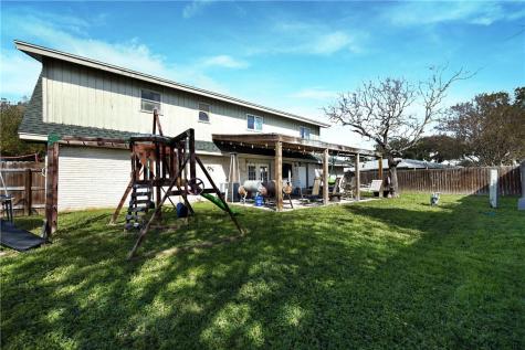 204 Wilshire Creek Portland TX 78374