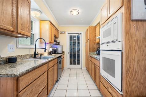 204 Wilshire Creek Portland TX 78374