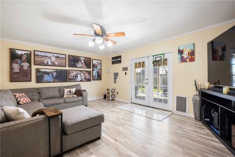 204 Wilshire Creek Portland TX 78374