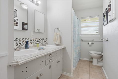 143 N Janin Circle Portland TX 78374