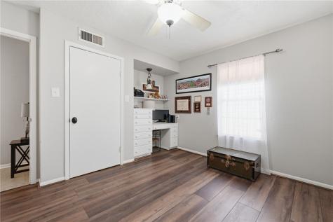 143 N Janin Circle Portland TX 78374