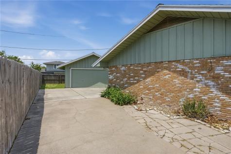 143 N Janin Circle Portland TX 78374
