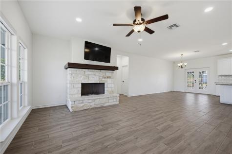 10023 County Rd 597/ Hwy 9 (old) Mathis TX 78368