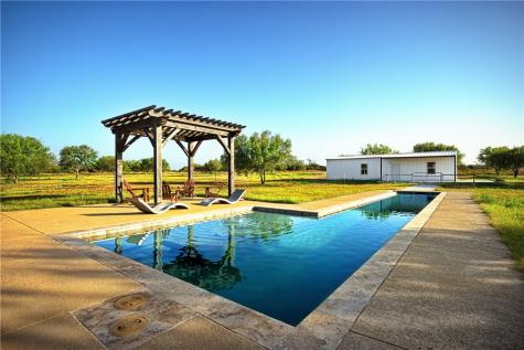 10023 County Rd 597/ Hwy 9 (old) Mathis TX 78368