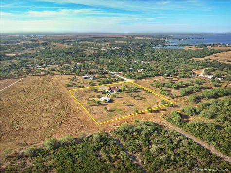 10023 County Rd 597/ Hwy 9 (old) Mathis TX 78368