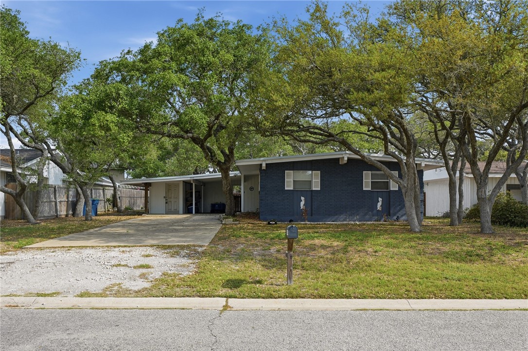 1904 Bay Avenue Rockport TX 78382