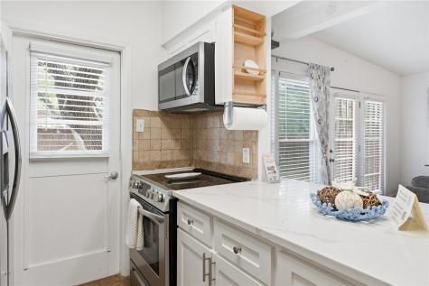 1904 Bay Avenue Rockport TX 78382