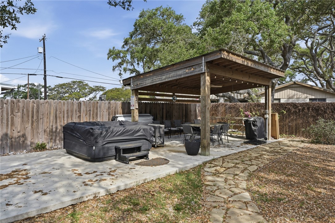 1904 Bay Avenue Rockport TX 78382
