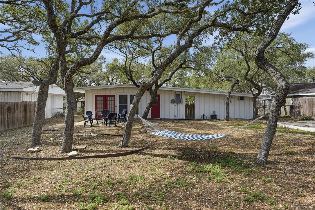 1904 Bay Avenue Rockport TX 78382