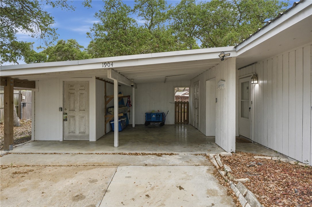 1904 Bay Avenue Rockport TX 78382