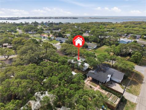 1904 Bay Avenue Rockport TX 78382