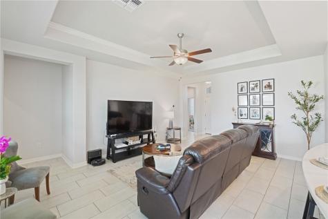 1002 Ocean Breeze Portland TX 78374