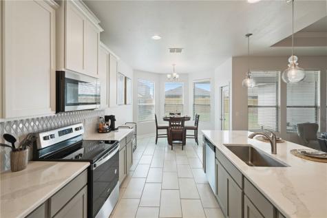 1002 Ocean Breeze Portland TX 78374