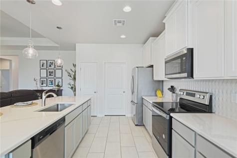 1002 Ocean Breeze Portland TX 78374