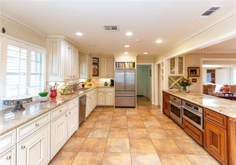 414 Barracuda Place Corpus Christi TX 78411