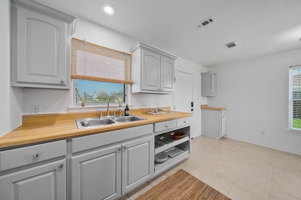 213 W Speckled Trout Rockport TX 78382