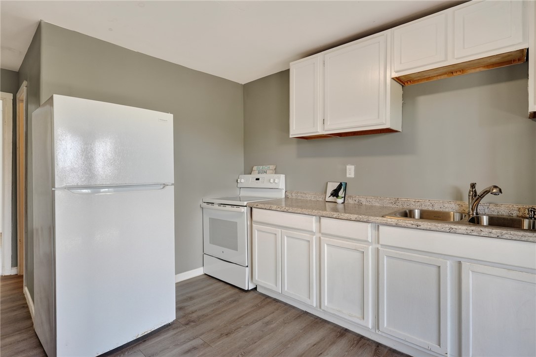 114 W Shady Oak Rockport TX 78382