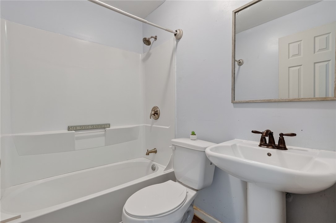 114 W Shady Oak Rockport TX 78382