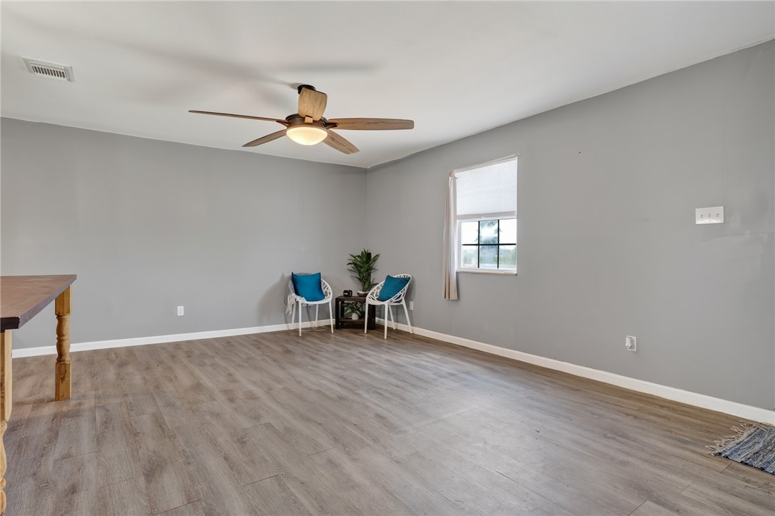114 W Shady Oak Rockport TX 78382