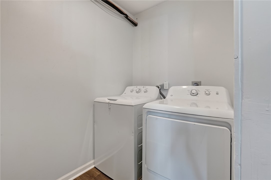 114 W Shady Oak Rockport TX 78382