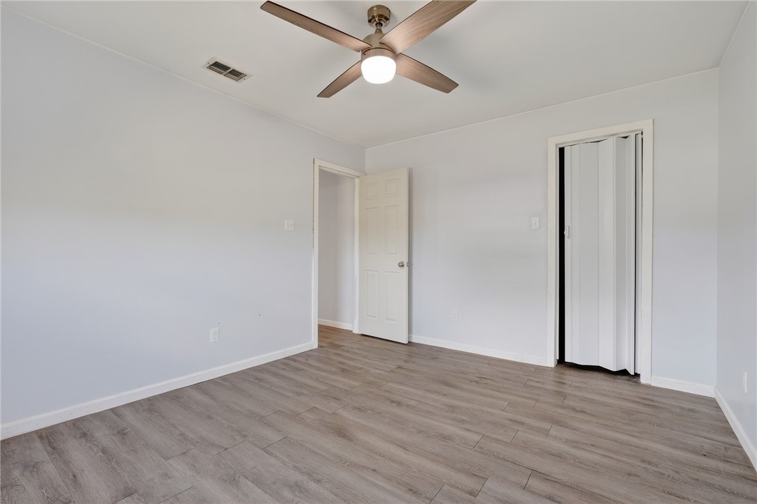 114 W Shady Oak Rockport TX 78382