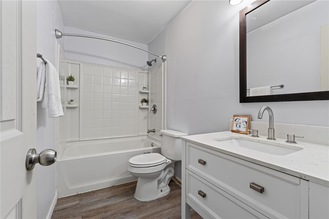 114 W Shady Oak Rockport TX 78382